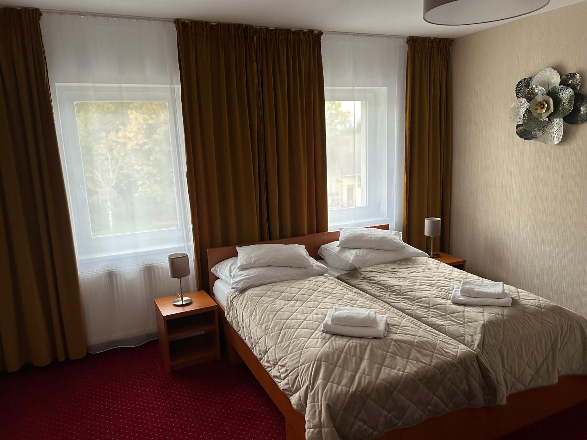 Hotel Evan U Hoffera Topolcany Ngoại thất bức ảnh