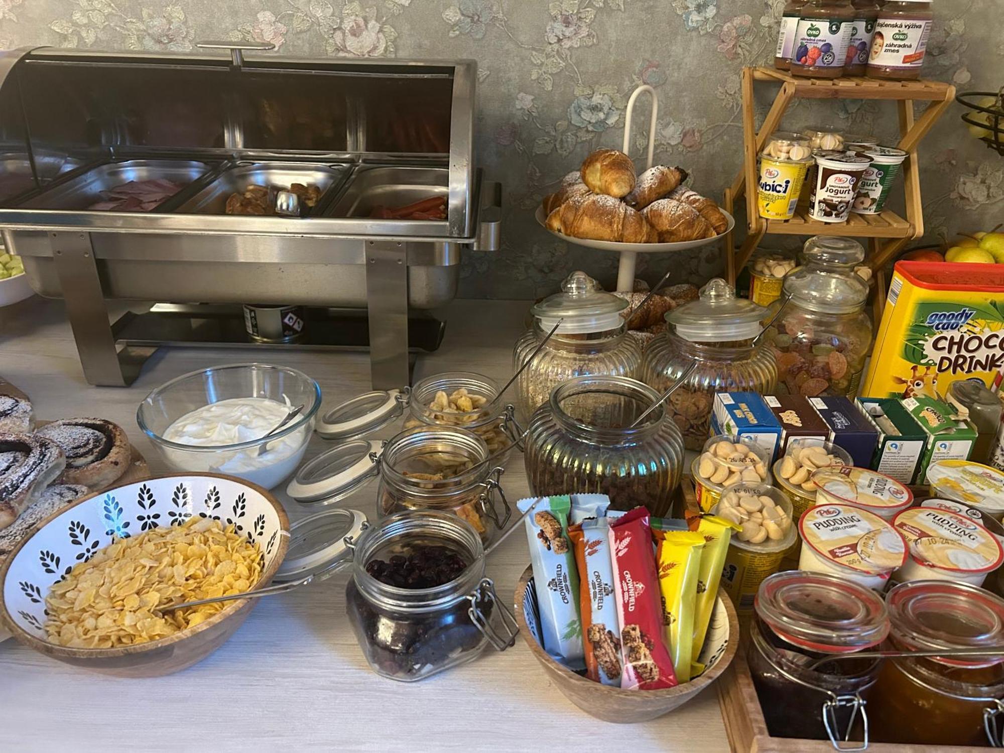 Hotel Evan U Hoffera Topolcany Ngoại thất bức ảnh