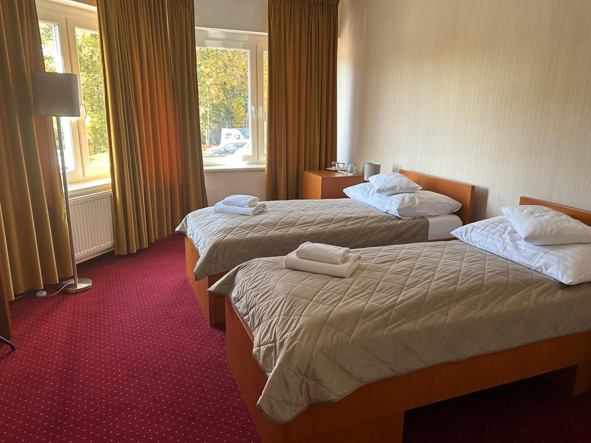 Hotel Evan U Hoffera Topolcany Ngoại thất bức ảnh
