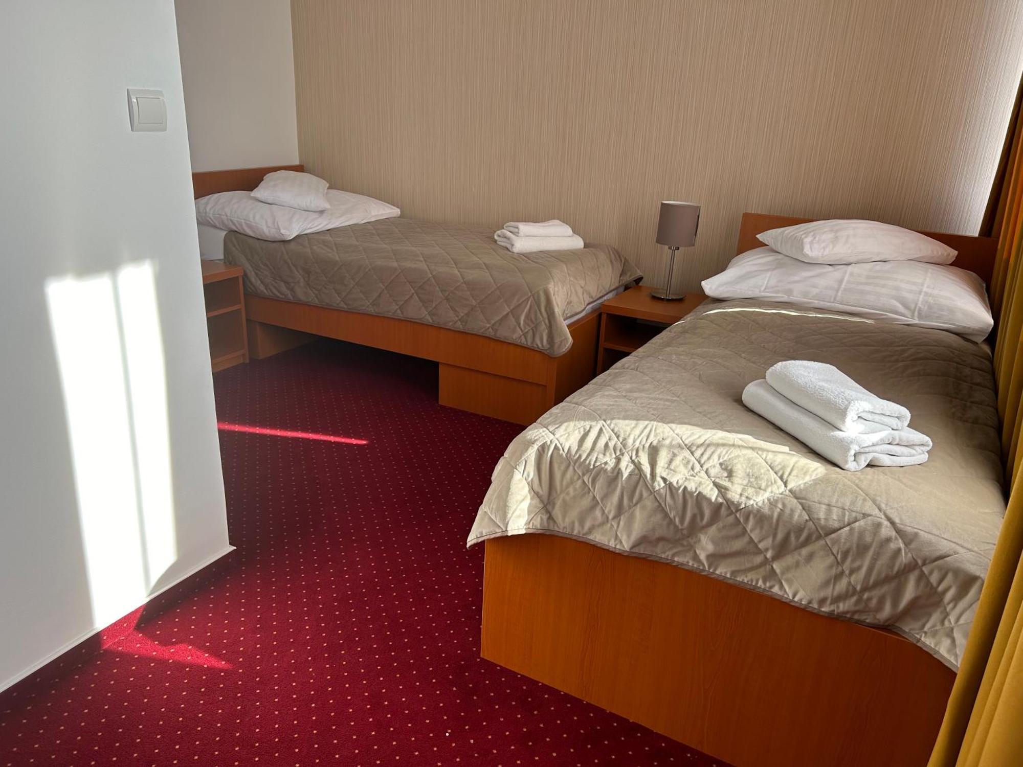 Hotel Evan U Hoffera Topolcany Ngoại thất bức ảnh