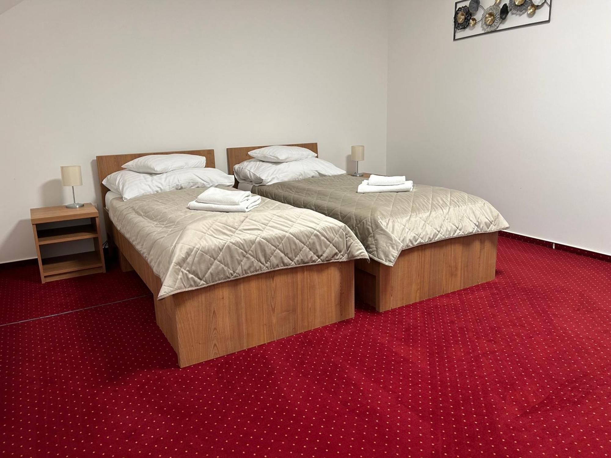 Hotel Evan U Hoffera Topolcany Ngoại thất bức ảnh